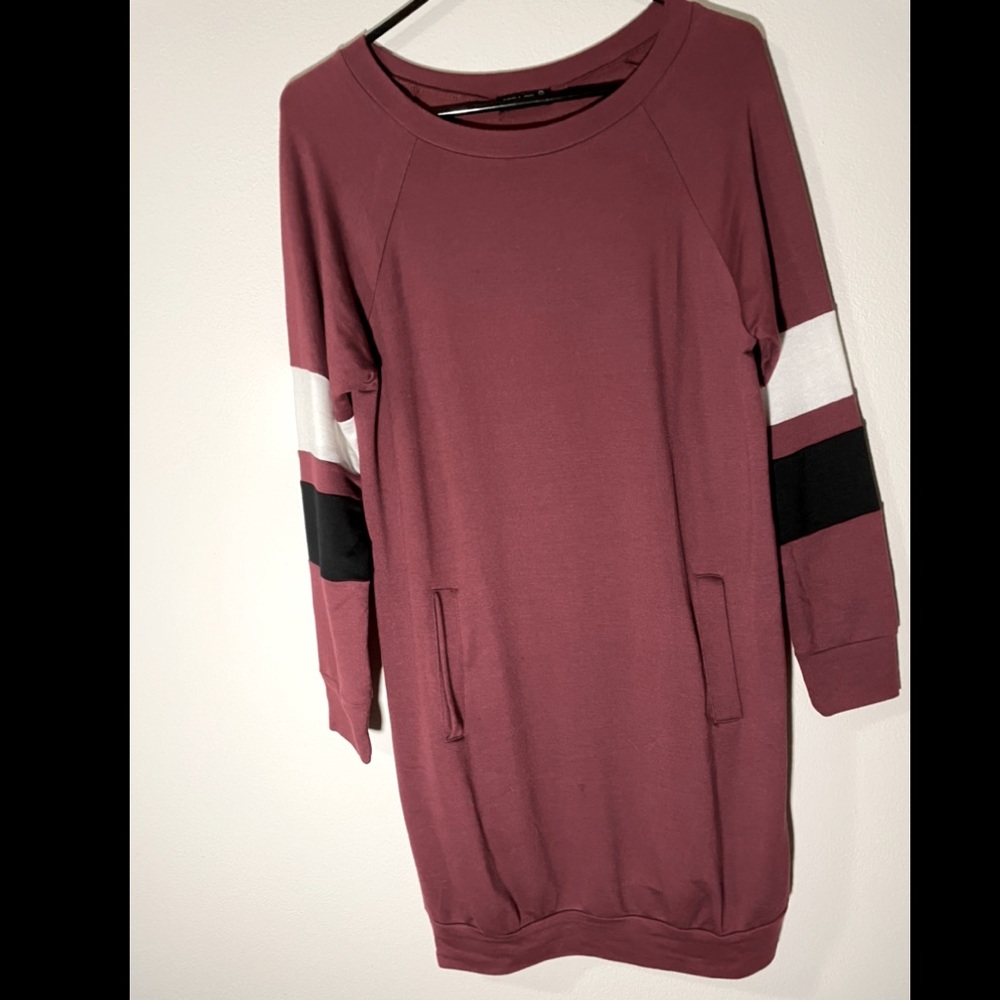 Maroon maxi dress longsleeved: Size M
